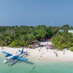 Maldivian seaplane arrives at Thoddoo